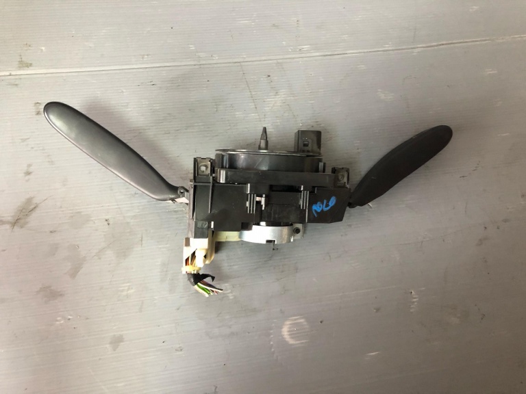 Maneta semnalizare cu maneta stergatoare parbriz vw polo 9n 6q0953503ce