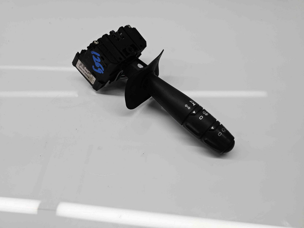 Maneta semnalizare Dacia Logan (LS) [Fabr 2004-2012] 8200792579