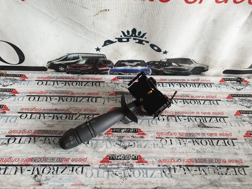 Maneta semnalizare Nissan Primastar cod piesa : 8200490948