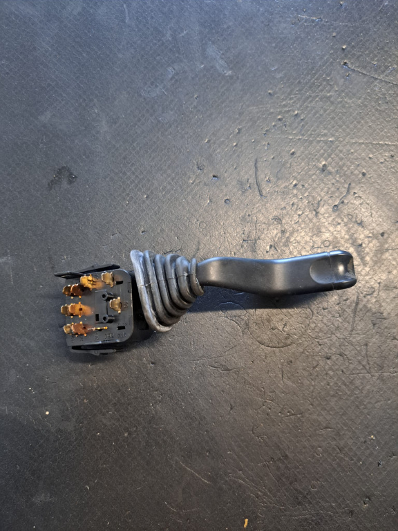 Maneta semnalizare , Opel Astra G , Opel Zafira COD - 90560990 90560991 12263600