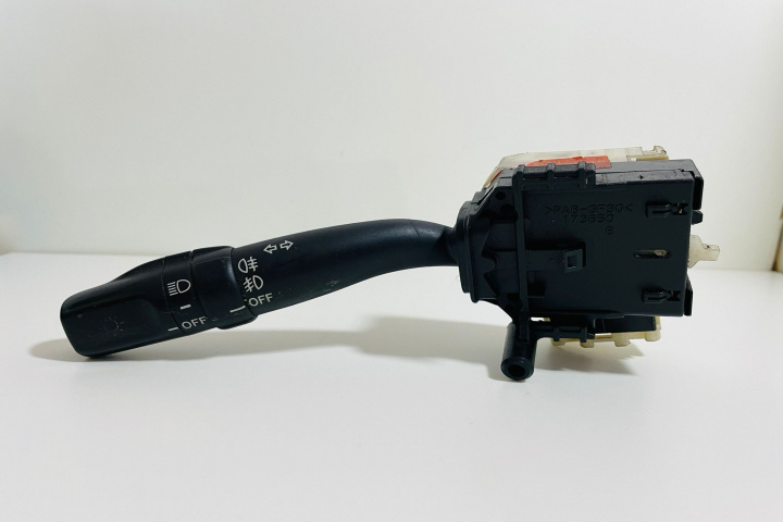 Maneta Semnalizare / Stergator / Bloc lumini 8414005110/173795 Toyota Avensis 2 T25 [2002 - 2006]