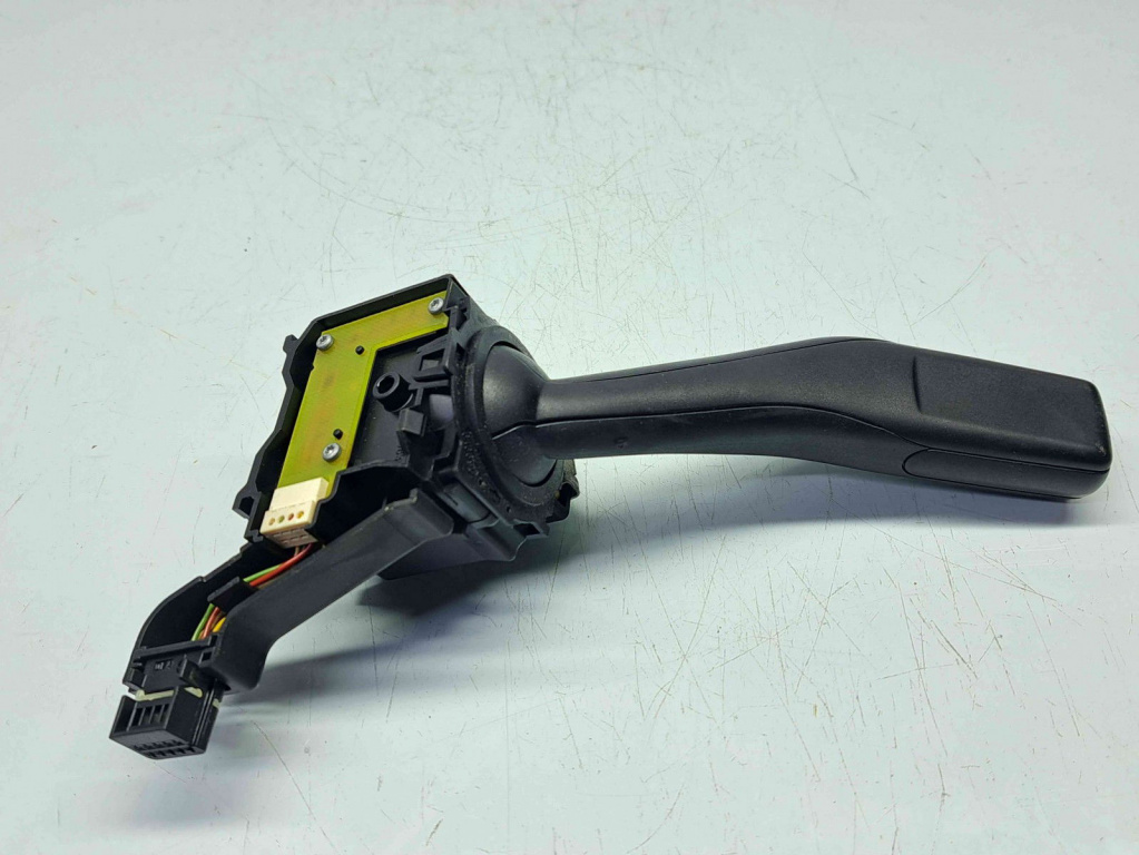 Maneta semnalizare Volkswagen Golf 5 (1K1) [Fabr 2004-2008] 1K0953513
