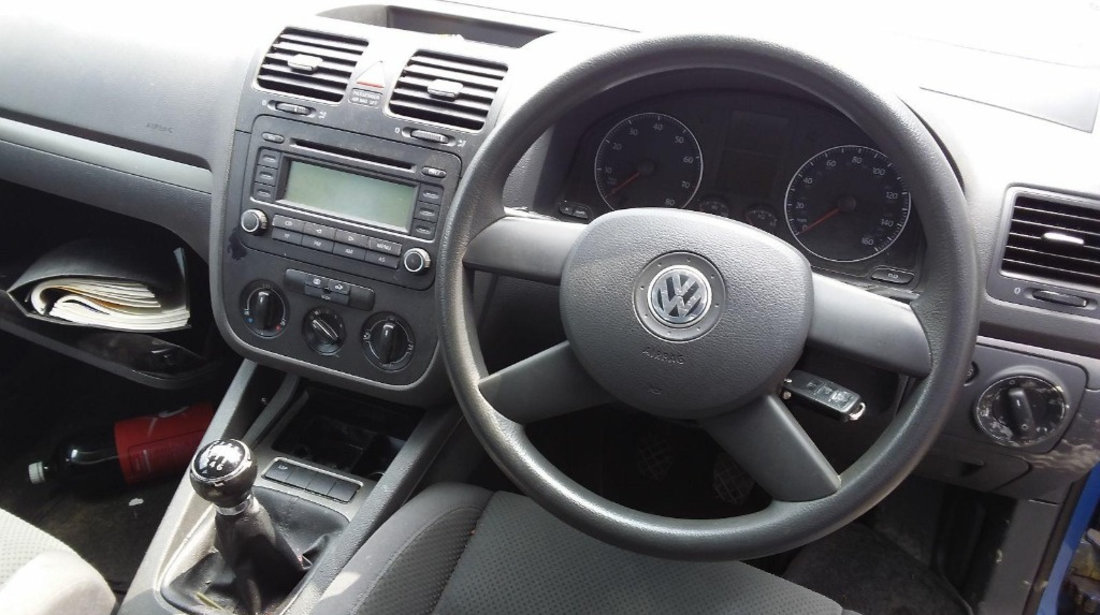 Maneta semnalizare Volkswagen Golf 5 2004 Hatchback 1.6 FSi