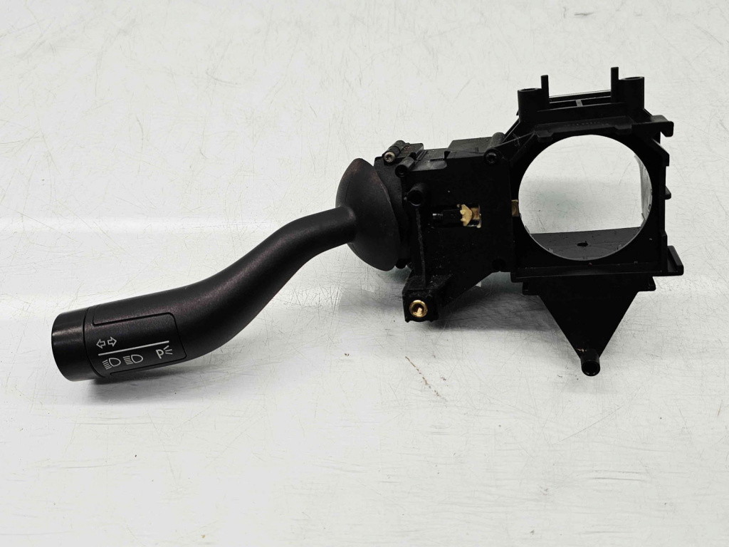 Maneta semnalizare Volkswagen Touareg (7LA, 7L6) [Fabr 2003-2010] 3D0953513