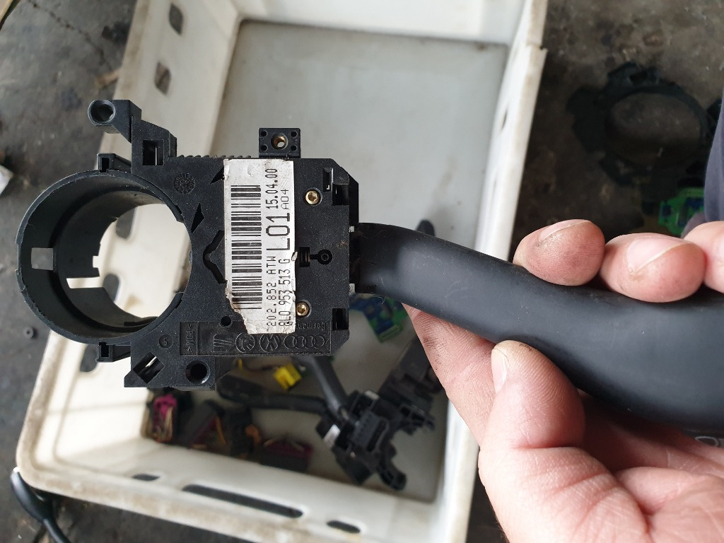 Maneta Semnalizare Vw Golf 4 Cod 8L0953513G \ 8L0 953 513 G