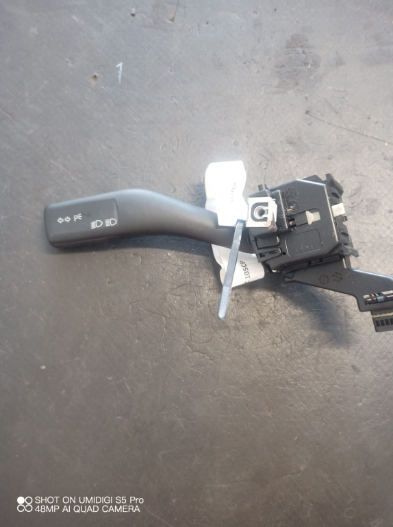 Maneta semnalizare , Vw Golf 5 COD - 1K0953513