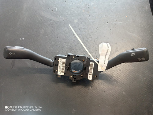 Maneta semnalizare VW Passat B5.5 - COD 8L0953513G