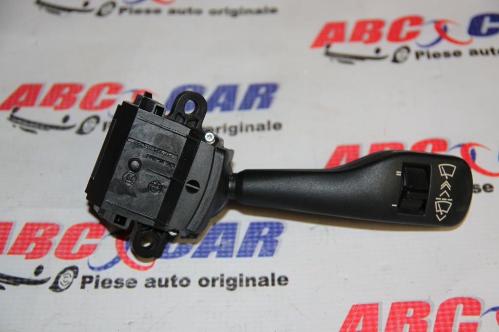 Maneta stergatoare BMW X3 E83 cod: 363669M model 2007