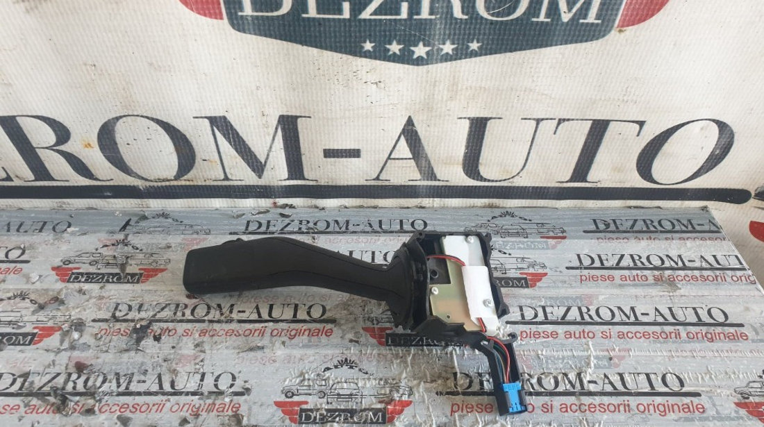 Maneta stergatoare Seat Leon II cod piesa : 1K0953519H