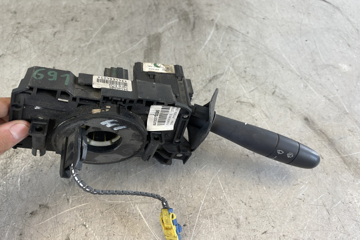 Maneta stergator parbriz 8200375336 Dacia Logan [2004 - 2008] Sedan 1.4 MT (75 hp)
