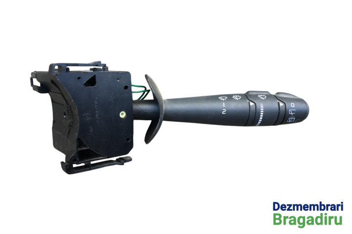 Maneta stergator parbriz si luneta Cod: 8200328896 8200328896 Renault Laguna 2 [2001 - 2005] Grandtour wagon 1.9 DCi MT (120 hp) Cod motor F9Q-C7-50