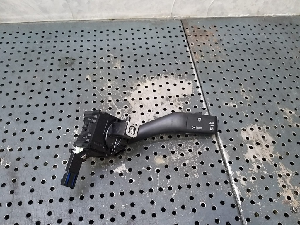 Maneta stergator parbriz vw golf 5 1k 1k0953519a