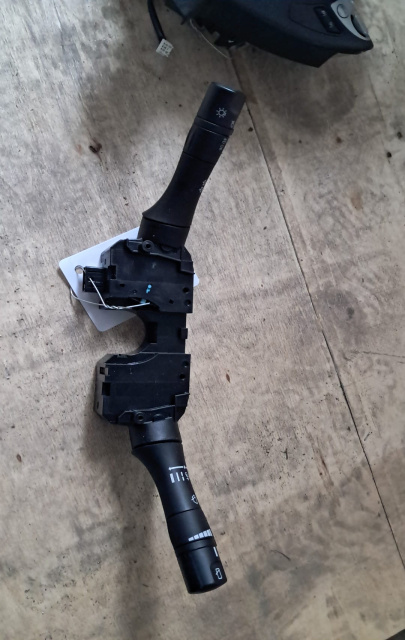 Manete semnalizare si stergator bloc complet Nissan Juke YF15 [2010 - 2014] Crossover 5-usi 1.5 dCi MT (110 hp)