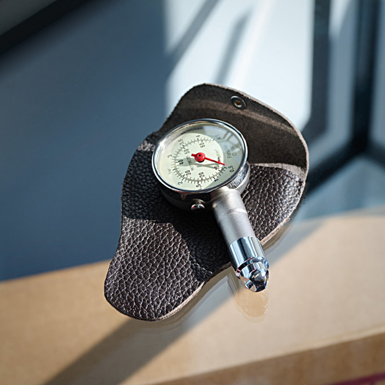Manometru Presiune Roti + Husa Piele Oe Porsche Classic 91172220200