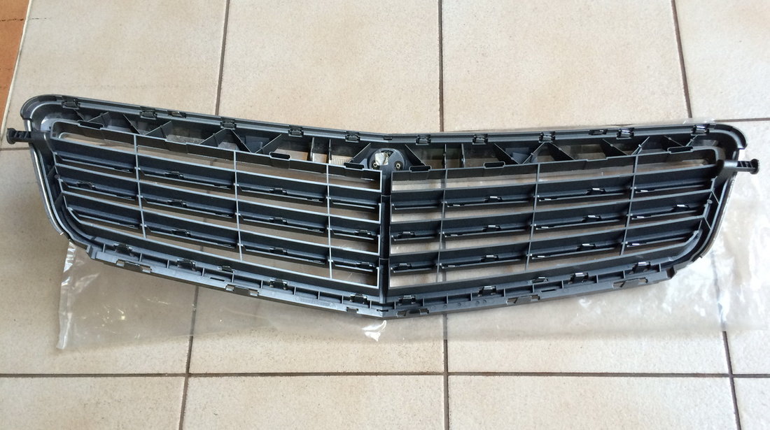 Masca capota Original Mercedes C - klasse / W204   A208801283 / A2048801483