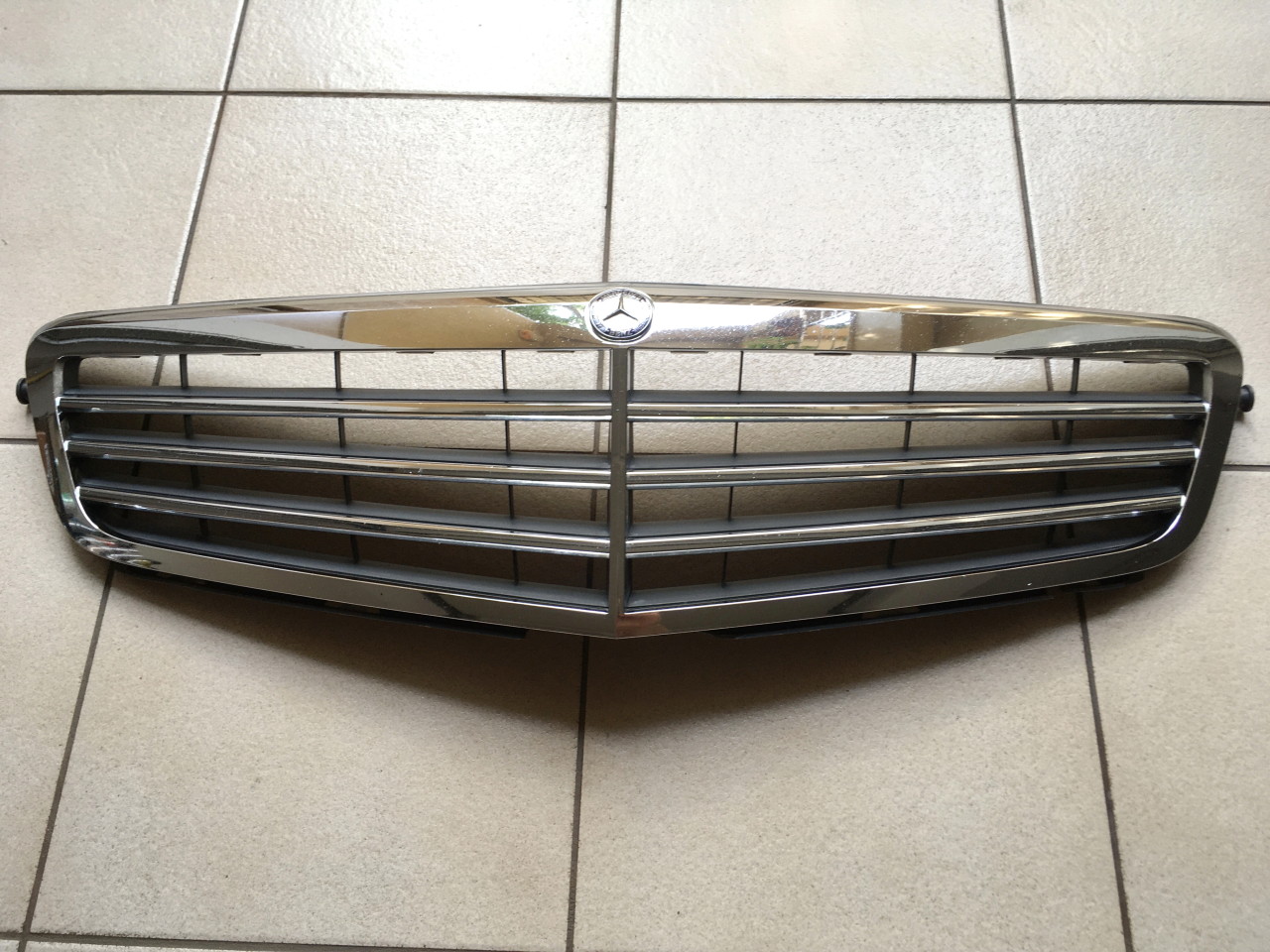 Masca capota Original Mercedes C - klasse / W204   A208801283