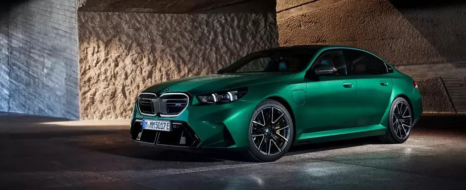 Masina care face Audi RS6 sa tremure de frica. BMW prezinta oficial noul M5 cu motor V8 de 727 CP si 1.000 Nm. Cat costa in Romania Masina care face Audi RS6 sa tremure de frica. BMW prezinta oficial noul M5 cu motor V8 de 727 CP si 1.000 Nm. Cat costa in Romania