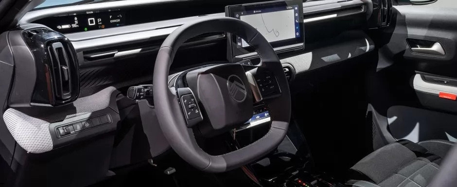 Masina care face Dacia Spring sa para din secolul trecut. Citroen prezinta oficial noul e-C3 cu motor de 113 CP, pret accesibil si productie in Europa. Cat costa, de fapt Masina care face Dacia Spring sa para din secolul trecut. Citroen prezinta oficial noul e-C3 cu motor de 113 CP, pret accesibil si productie in Europa. Cat costa, de fapt