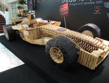 Masina de F1 URIASA, confectionata din PAINE