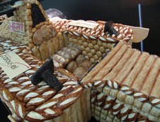 Masina de F1 URIASA, confectionata din PAINE
