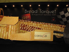 Masina de F1 URIASA, confectionata din PAINE