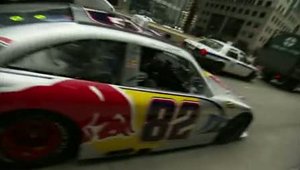 Masina de NASCAR folosita pe post de taxi!
