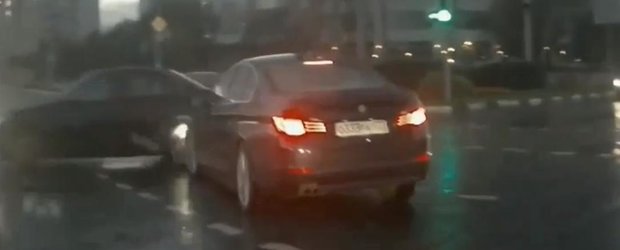 Masina fantoma din Rusia apare de nicaieri si tamponeaza un BMW