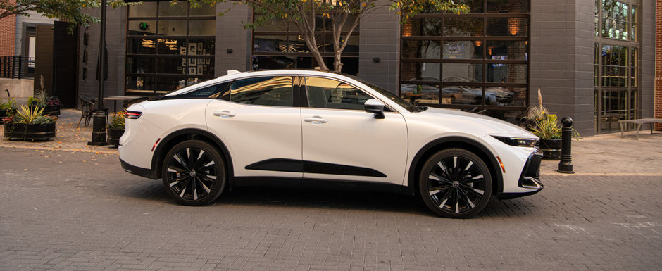 Masina pe care Toyota nu vrea s-o vanda nimanui din Europa. Ia forma unui sedan cu alura de fastback si garda la sol de SUV Masina pe care Toyota nu vrea s-o vanda nimanui din Europa. Ia forma unui sedan cu alura de fastback si garda la sol de SUV