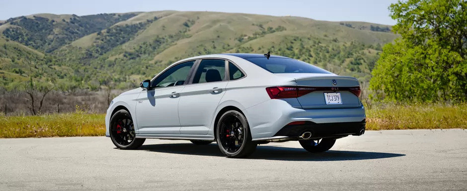 Masina pe care Volkswagen nu vrea sa o vanda nimanui din Europa. Are un motor turbo de 228 CP si scaune sport ventilate. Cat costa Masina pe care Volkswagen nu vrea sa o vanda nimanui din Europa. Are un motor turbo de 228 CP si scaune sport ventilate. Cat costa