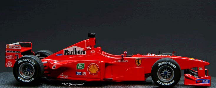 Masina pilotata in 1999 de Schumacher, vanduta la licitatia din Mamaia