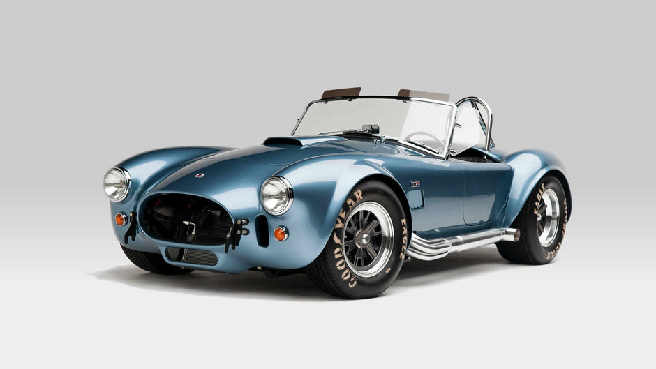 Masini legendare, ep. 20: AC Cobra, roadsterul englez cu motor american de 1000 cp in 1965