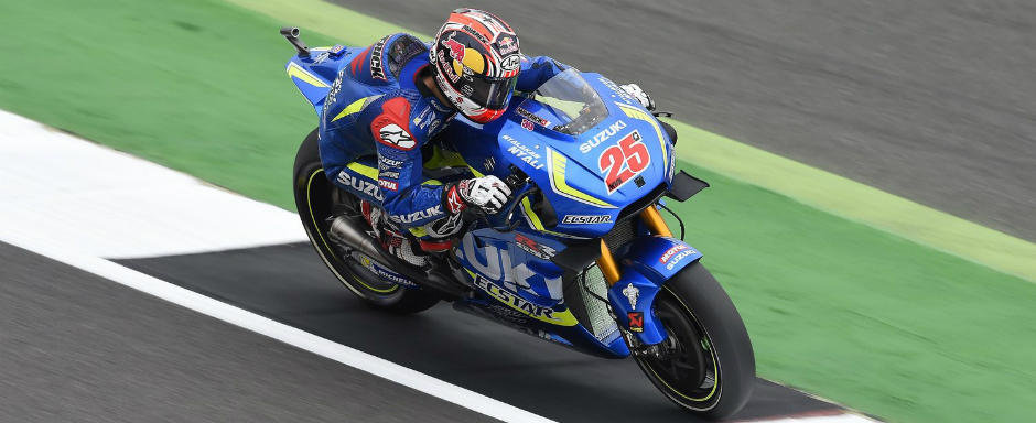 Maverick Vinales castiga prima sa cursa la clasa MotoGP si le ofera celor de la Suzuki prima victorie din 2007 Maverick Vinales castiga prima sa cursa la clasa MotoGP si le ofera celor de la Suzuki prima victorie din 2007