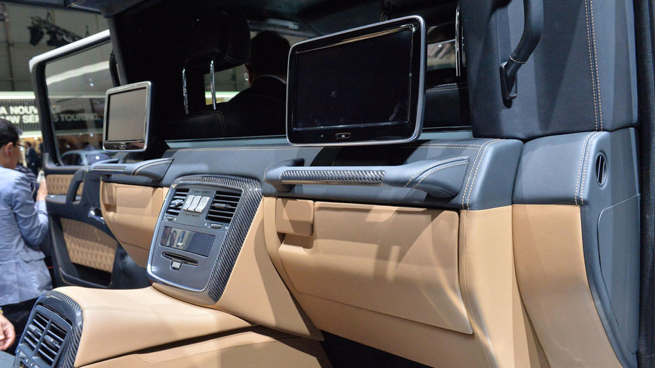 Maybach G650 Landaulet - Poze Reale