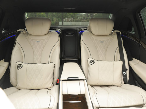 Maybach S-Class cu 900 CP sub capota