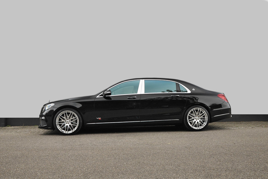 Maybach S-Class cu 900 CP sub capota