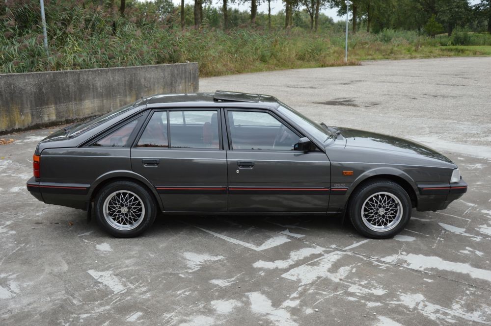 Poze Poze Stiri - Mazda 626 cu 184 de kilometri - 575648