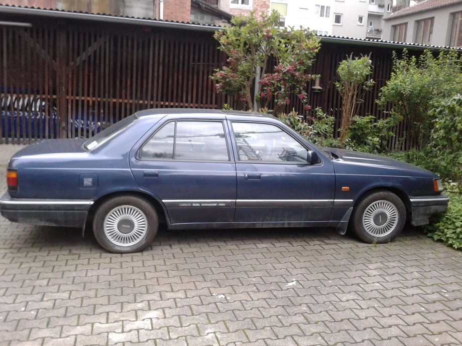 Mazda 929 HC