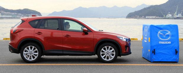 Mazda CX-5 va fi echipat in premiera cu tehnologia Smart City Brake Support