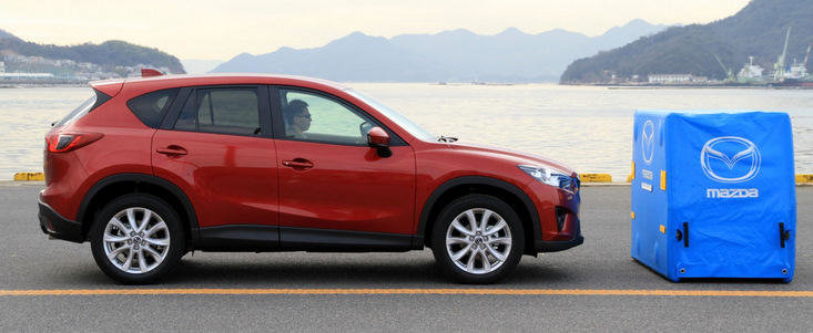 Mazda CX-5 va fi echipat in premiera cu tehnologia Smart City Brake Support Mazda CX-5 va fi echipat in premiera cu tehnologia Smart City Brake Support