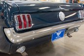 Mazda Miata transformata in Ford Mustang