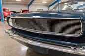 Mazda Miata transformata in Ford Mustang