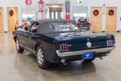 Mazda Miata transformata in Ford Mustang