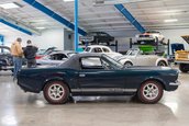 Mazda Miata transformata in Ford Mustang