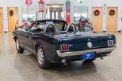 Mazda Miata transformata in Ford Mustang