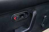 Mazda Miata transformata in Ford Mustang