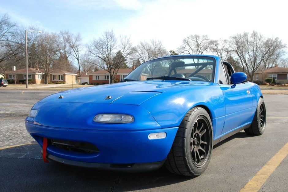 Mazda MX-5 cu motor V8