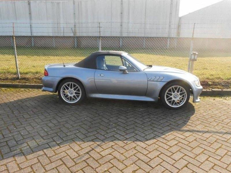 Mazda MX-5 transformata in BMW Z3