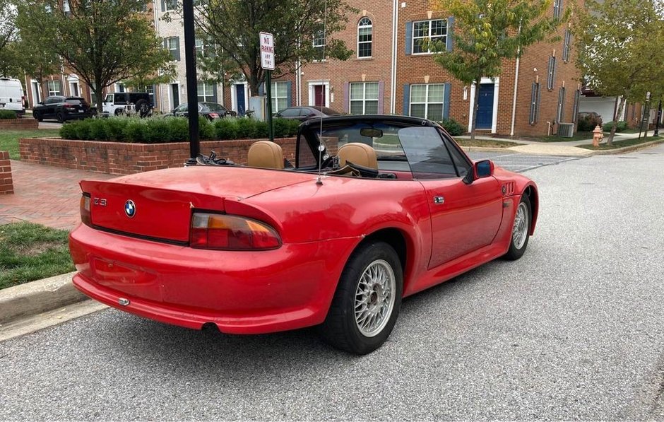 Mazda MX-5 transformata in BMW Z3