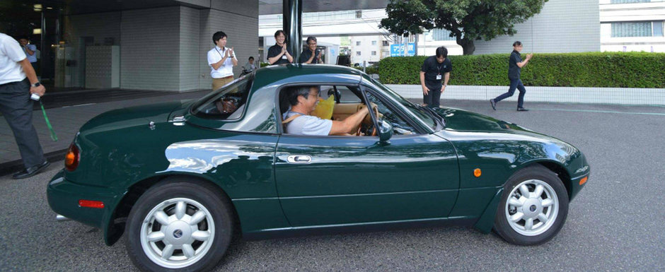 MAZDA restaureaza complet modele MX-5 din prima generatie. Primul exemplar tocmai a fost finalizat MAZDA restaureaza complet modele MX-5 din prima generatie. Primul exemplar tocmai a fost finalizat