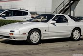 Mazda RX-7 cu 2.322 km la bord
